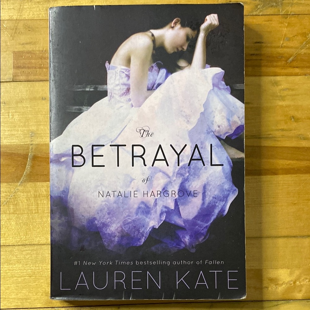The Betrayal of Natalie Hargrove by Lauren Kate Softcover Library Collector Good